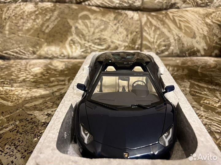 1/18 Autoart 74698 Lamborghini Aventador Roadster