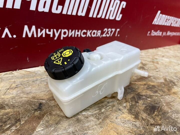 Бачок главного тормозного цилиндра Renault Duster