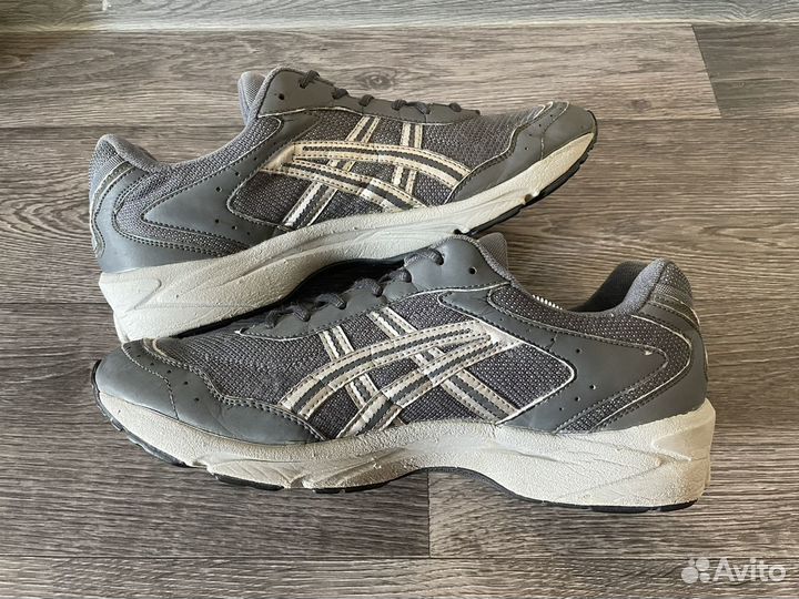 Кроссовки Asics vintage оригинал 46,5