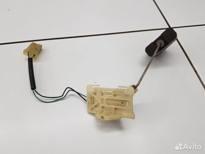 Датчик уровня топлива правый (Audi A6)