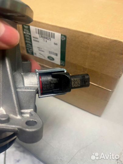 Водяной насос LR089625 Land Rover