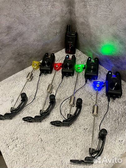 Комплект качественных сигнализаторов поклевки со свингерами