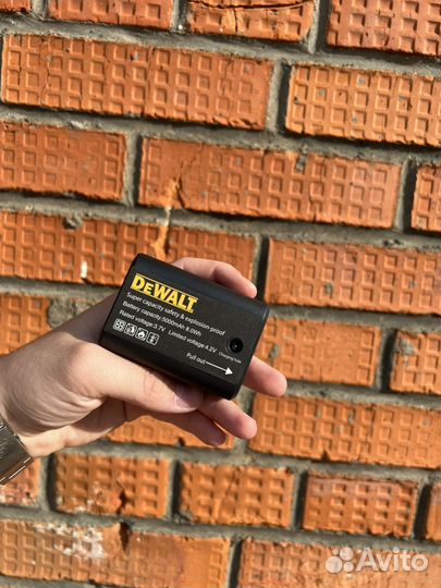 Лазерный уровень DeWalt 4D нивелир 16 линий