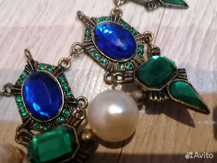 Украшение колье для одежды