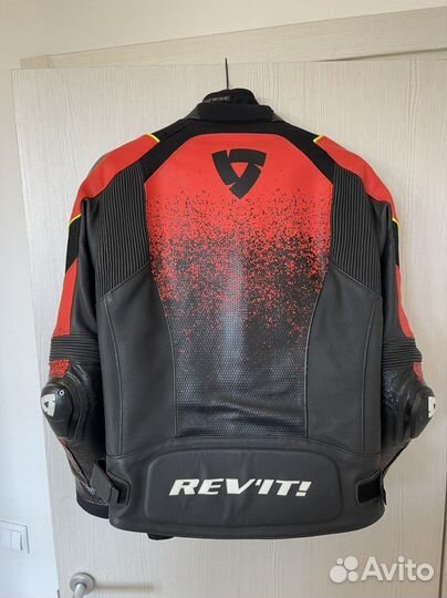 Мото куртка revit