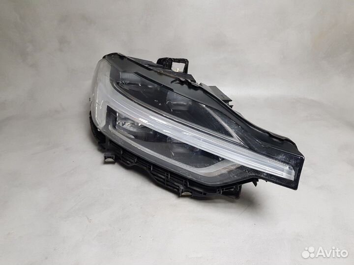 Фара правая Volvo XC60 2 LED 17-21