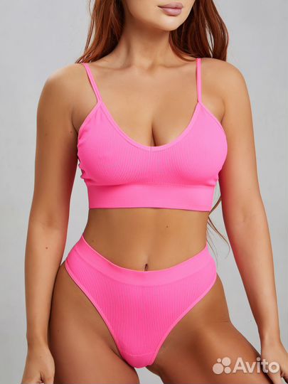 Топ и стринги в рубчик