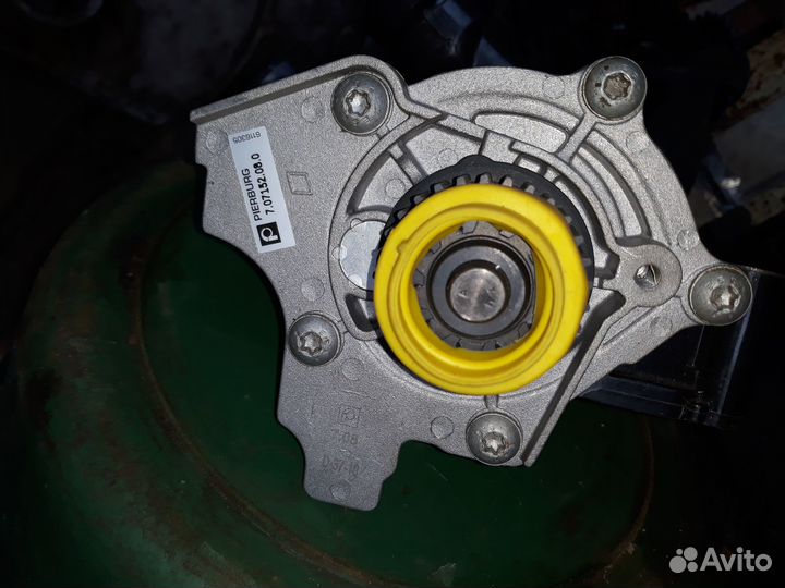Помпа VAG новая с корпусом и термостатом