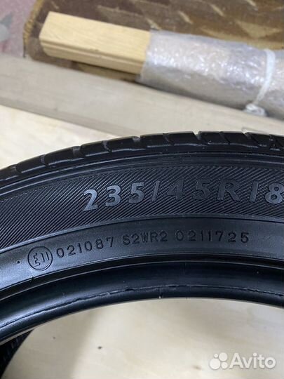 Dunlop SP Sport 2000 235/45 R18
