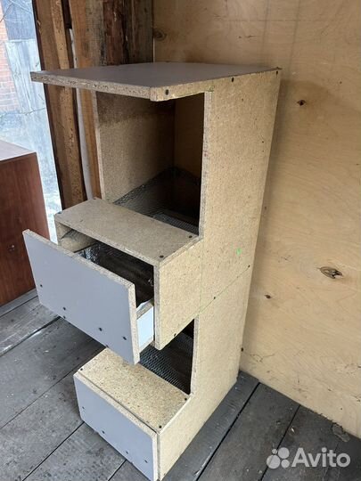 Гнездо для кур с яйцесборником