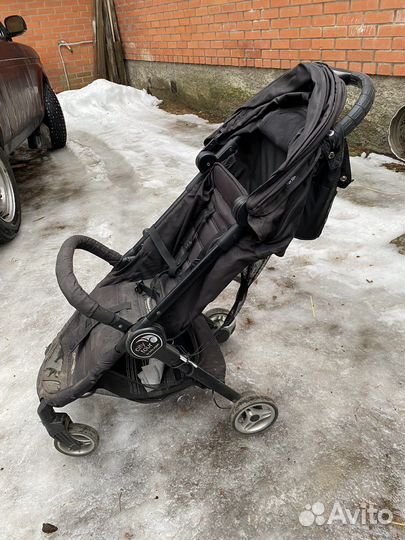 Прогулочная коляска