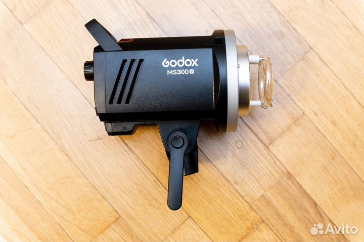 Вспышка Godox MS300V