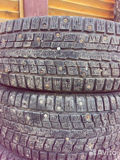 Dunlop SP Winter Ice 01 215/65 R16