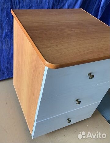 Тумбочка на колёсах 44*45*62см