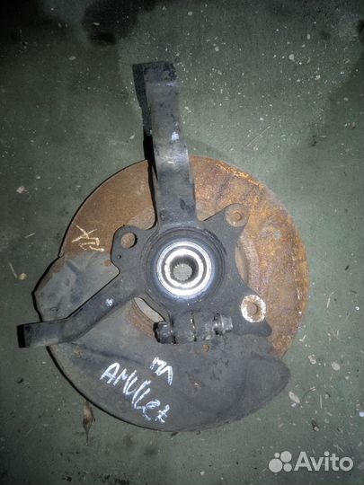 Кулак поворотный передний левый chery Amulet a15