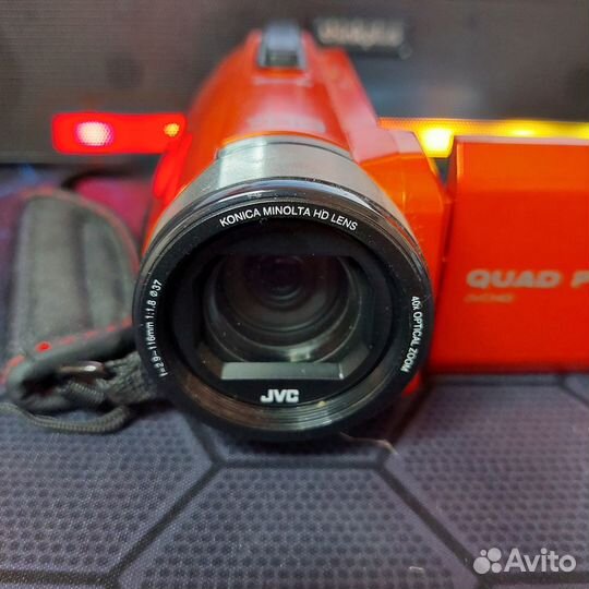 Видеокамера JVC