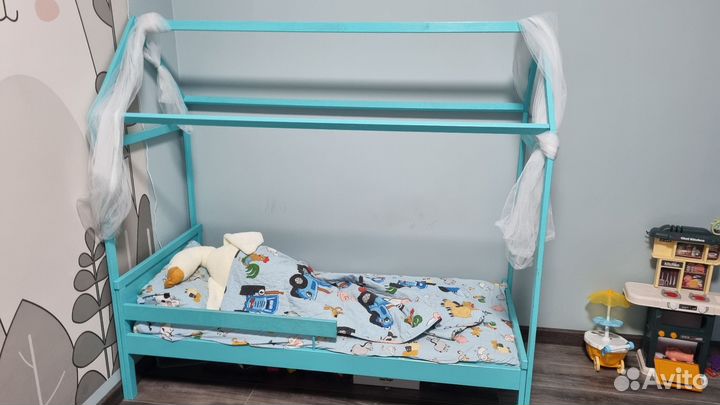 Детская кровать домик