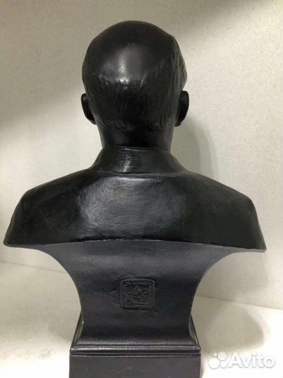 Бюст ленин