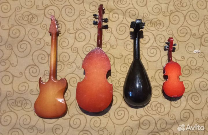 Миниатюрные музыкальные инструменты коллекция