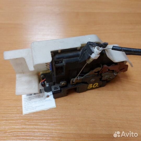 Замок двери передний правый Porsche Cayenne 955