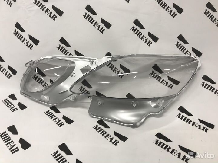 Левое стекло фары Lexus GS s190 2004-2011