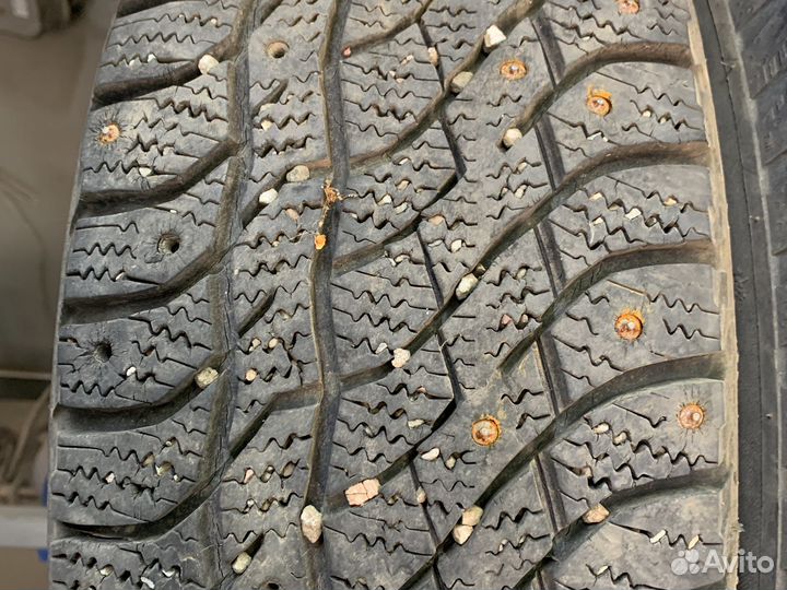 Viatti Bosco Nordico V-523 215/65 R16 98T