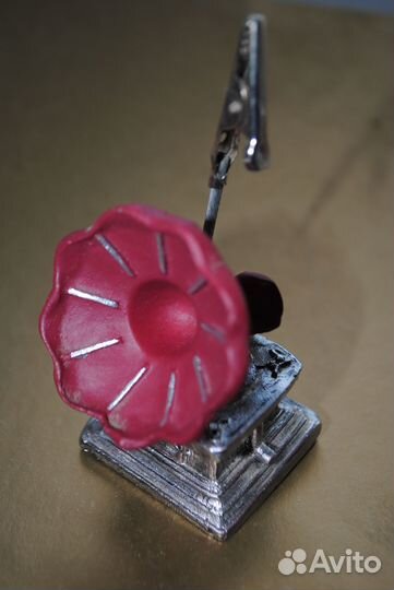 Фигурки дракон и держатель для фото