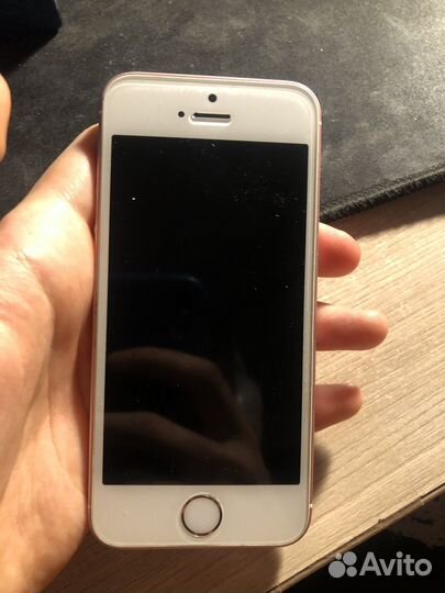 iPhone SE, 32 ГБ