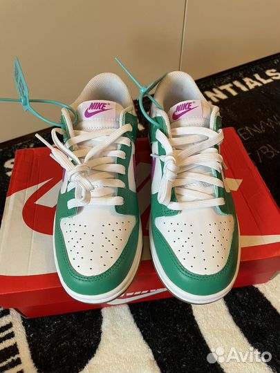 Nike dunk stadium green and white