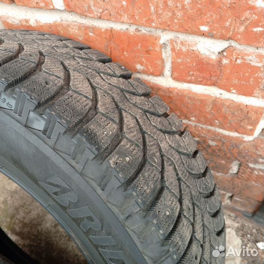 Bridgestone Blizzak Spike-01 195/65 R15 T