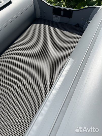 Ева коврик в лодку