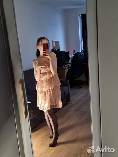 Платье на бретельках