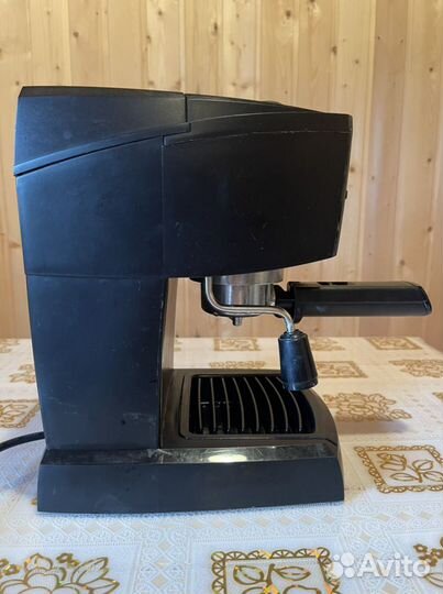 Кофеварка рожковая Delonghi EC145