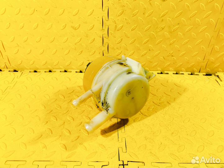 Бачок гур Toyota Vista V20 1986-1991