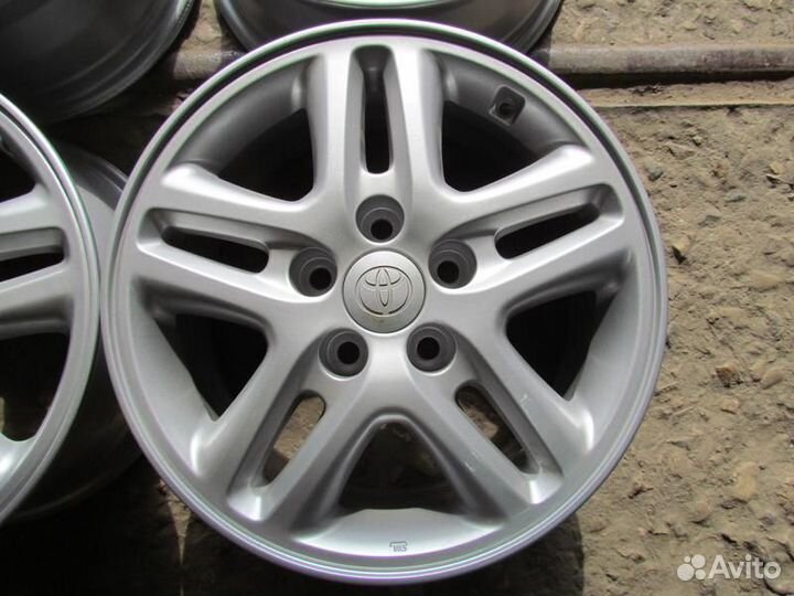Диски Toyota R16 Литые 5x114.3 J7 CH