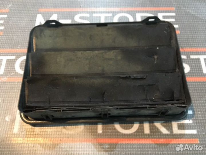 Решетка вентиляционная задняя левая Bmw X5 E53