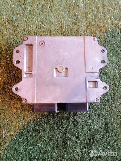 Блок управления двигателем LF-VE LFS5-18-881B Mazd