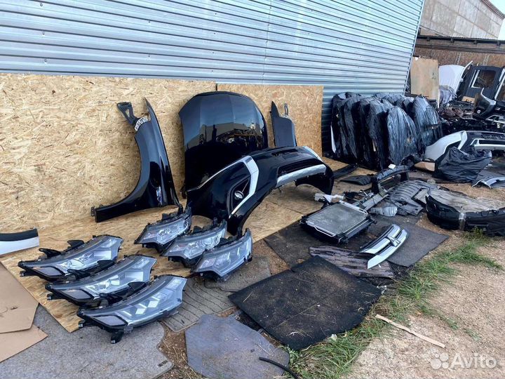 Передняя часть автомобиля Mitsubishi Outlander 3