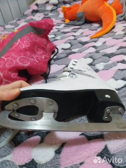 Коньки фигурные женские 35р