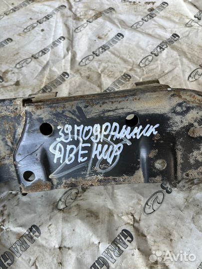 Подрамник задний Nissan Avenir