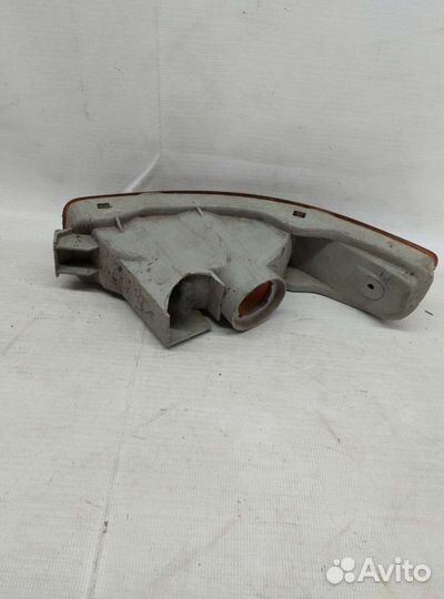 Повторитель поворота в бампер toyota sprinter е100