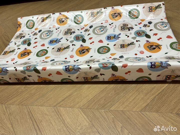 Пеленальная доска на кроватку