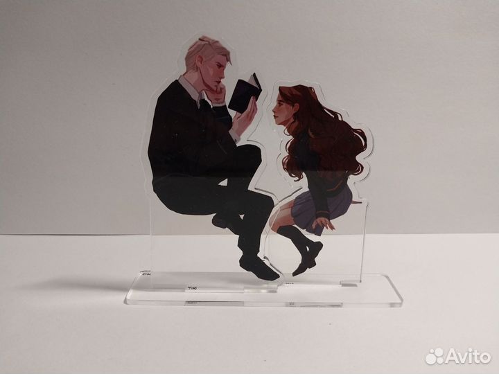 Акриловая статуэтка
