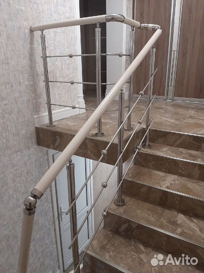 Перила из нержавеющей стали в дом