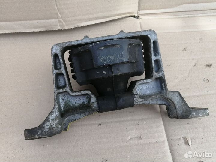 Опора двигателя правая Ford Focus 2 рестайлинг 1.6