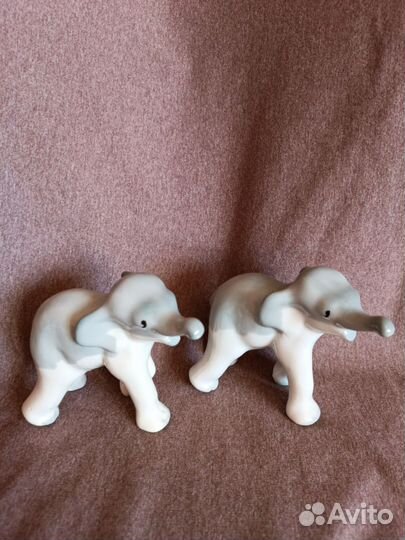 Фарфоровая статуэтка слоник