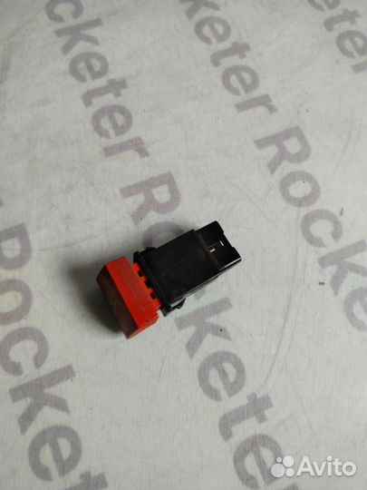 Кнопка аварийной сигнализации Hyundai Elantra XD