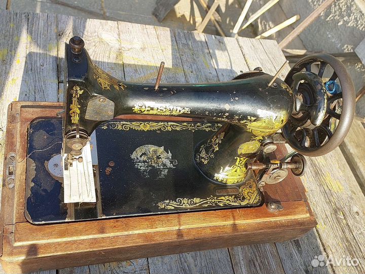 Швейная машина zinger