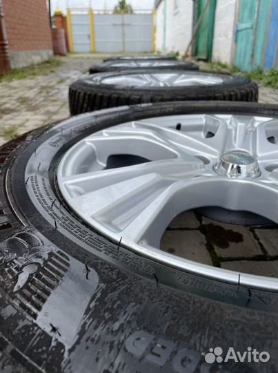 Michelin X-Ice North 4 SUV 225/65 R17