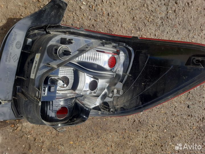 Фонарь задний левый рено логан 2